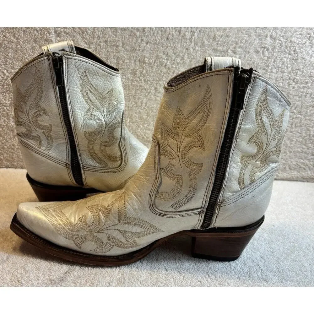 Circle G Pearl Embroidery & Zipper Boot White Womens Size 8.5 M